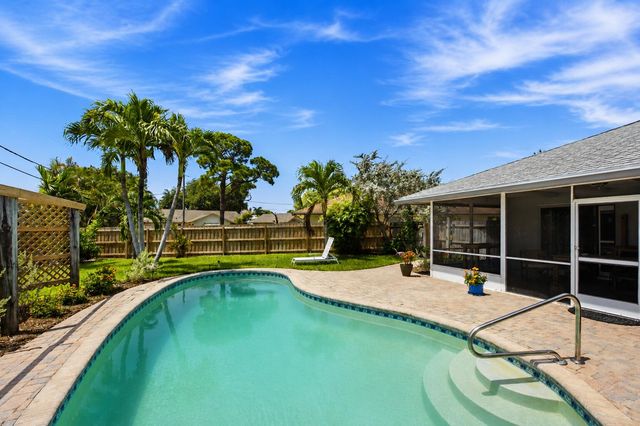 1081 Palama Way, Lantana, FL 33462