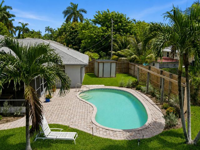 1081 Palama Way, Lantana, FL 33462