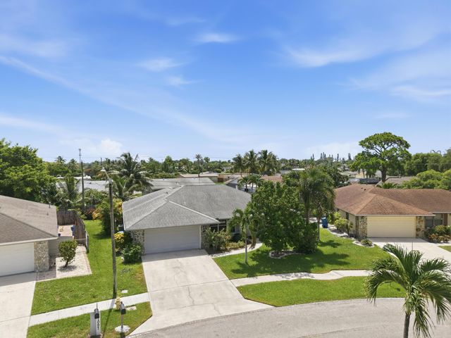 1081 Palama Way, Lantana, FL 33462