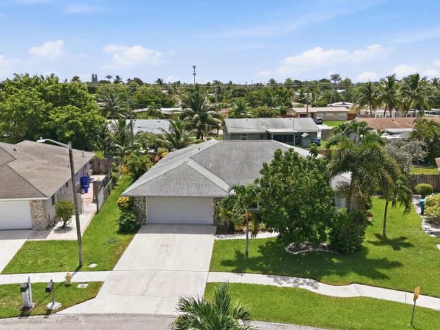 1081 Palama Way, Lantana, FL 33462