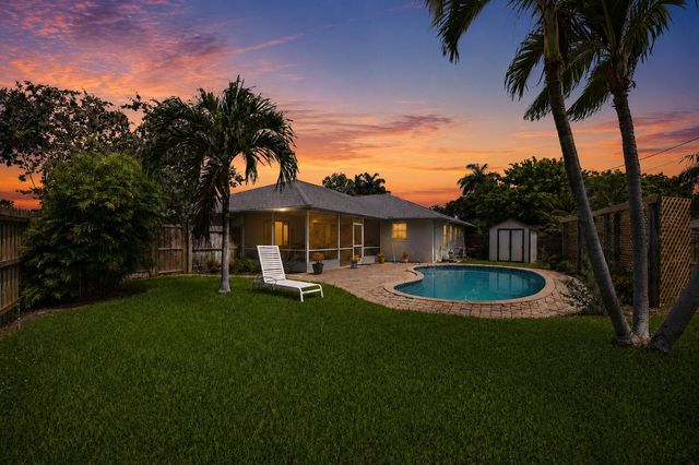 1081 Palama Way, Lantana, FL 33462