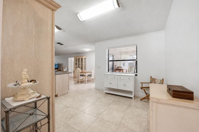 1081 Palama Way, Lantana, FL 33462