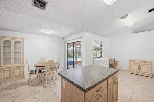1081 Palama Way, Lantana, FL 33462