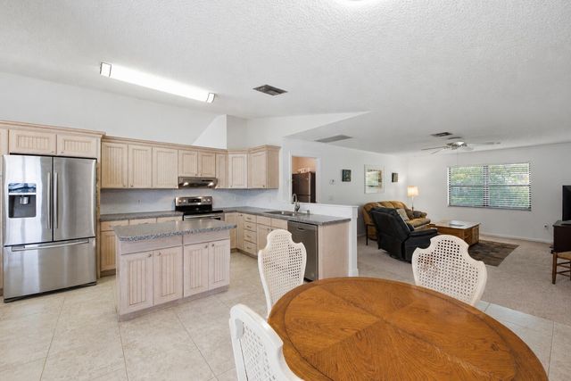 1081 Palama Way, Lantana, FL 33462