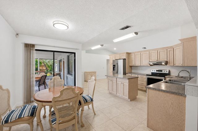 1081 Palama Way, Lantana, FL 33462