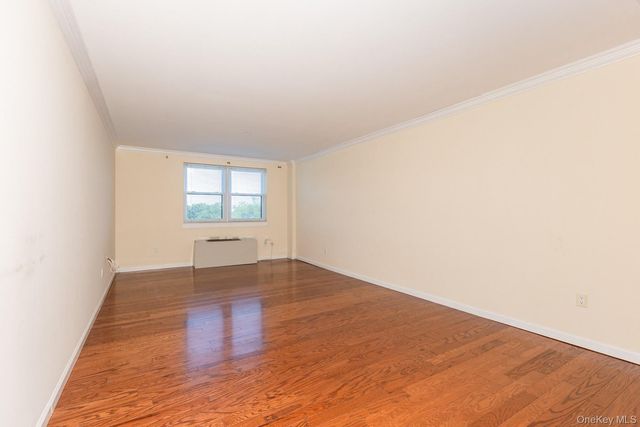 55 Clinton Avenue 403, Rockville Centre, NY 11570