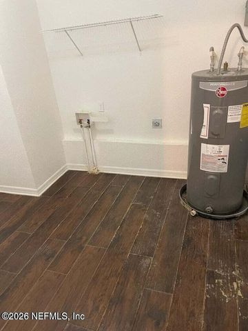 7805 SISKIN Avenue, Jacksonville, FL 32219