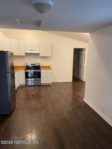 7805 SISKIN Avenue, Jacksonville, FL 32219