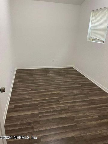 7805 SISKIN Avenue, Jacksonville, FL 32219