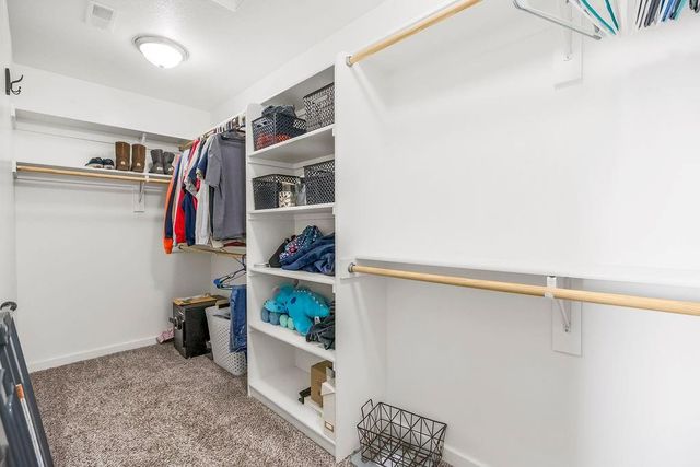 10115 N McKinley Avenue, Kansas City, MO 64157