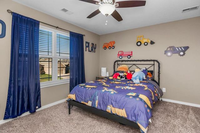 10115 N McKinley Avenue, Kansas City, MO 64157