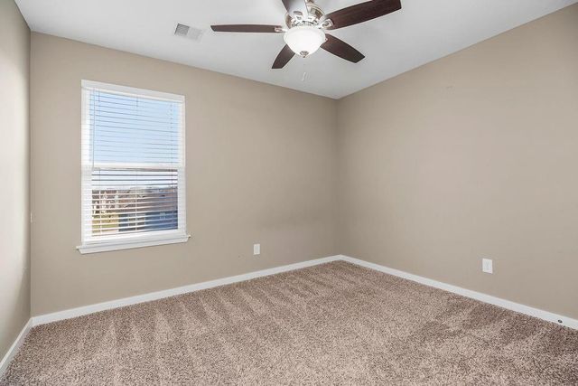 10115 N McKinley Avenue, Kansas City, MO 64157