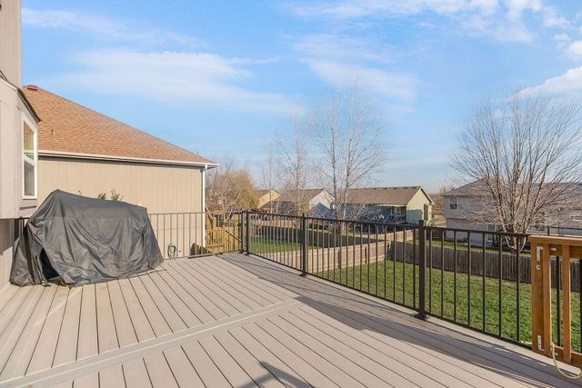 10115 N McKinley Avenue, Kansas City, MO 64157