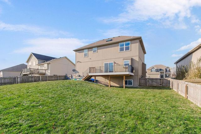 10115 N McKinley Avenue, Kansas City, MO 64157