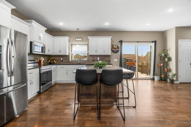 10115 N McKinley Avenue, Kansas City, MO 64157