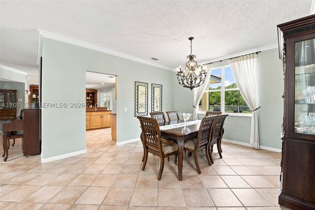 861 Crestview Cir, Weston, FL 33327