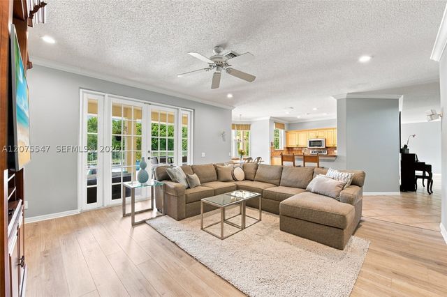 861 Crestview Cir, Weston, FL 33327