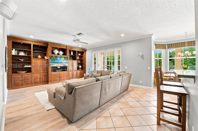 861 Crestview Cir, Weston, FL 33327