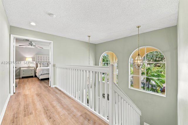 861 Crestview Cir, Weston, FL 33327