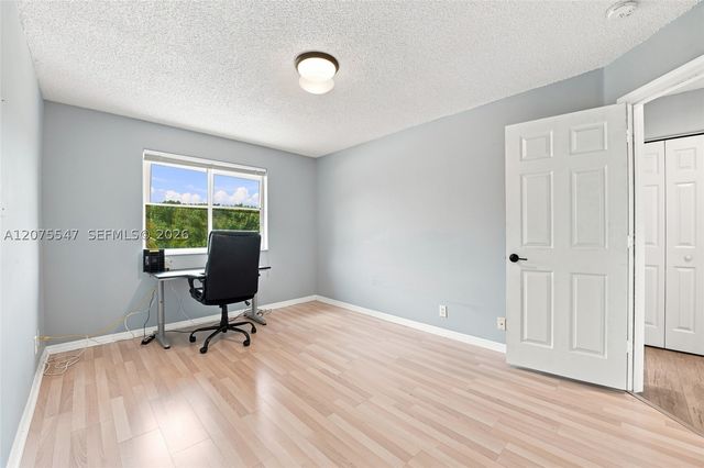 861 Crestview Cir, Weston, FL 33327