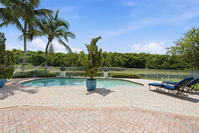861 Crestview Cir, Weston, FL 33327