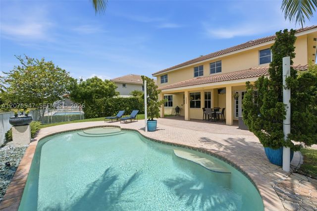 861 Crestview Cir, Weston, FL 33327