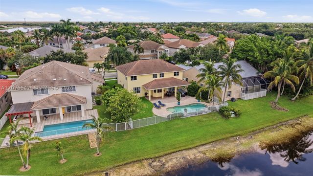 861 Crestview Cir, Weston, FL 33327