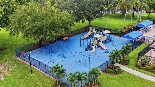 861 Crestview Cir, Weston, FL 33327