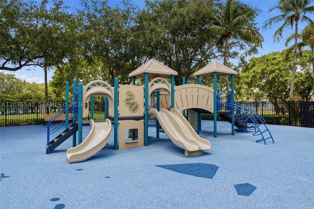 861 Crestview Cir, Weston, FL 33327