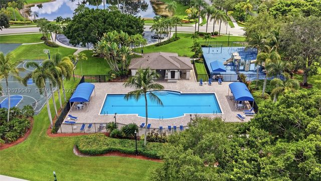861 Crestview Cir, Weston, FL 33327