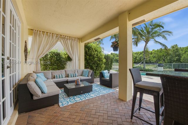 861 Crestview Cir, Weston, FL 33327