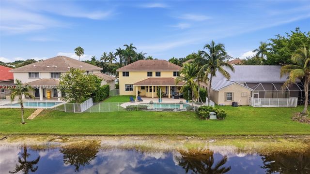 861 Crestview Cir, Weston, FL 33327