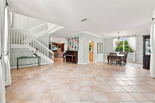861 Crestview Cir, Weston, FL 33327