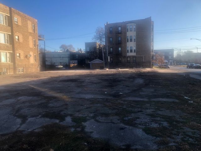 4447 S Michigan Avenue, Chicago, IL 60653