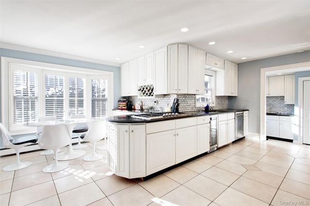 380 Stewart Avenue, Garden City, NY 11530