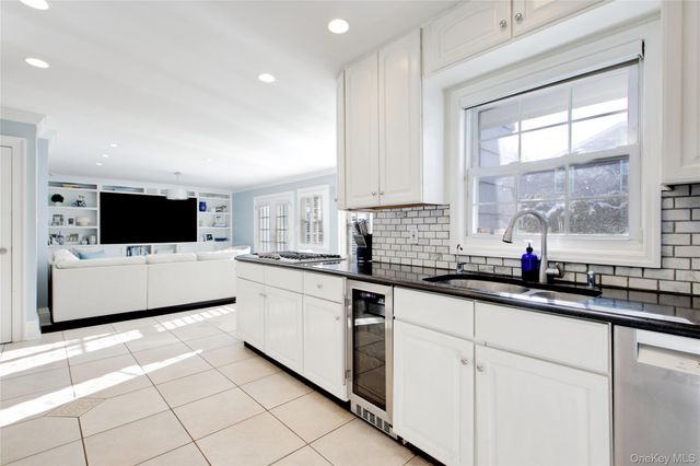 380 Stewart Avenue, Garden City, NY 11530