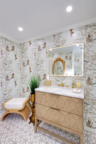 380 Stewart Avenue, Garden City, NY 11530