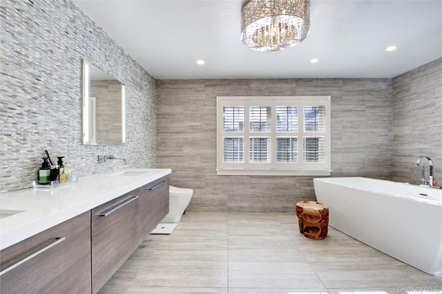 380 Stewart Avenue, Garden City, NY 11530