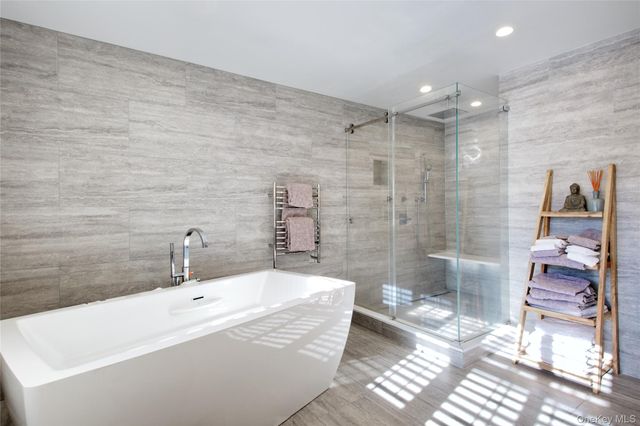 380 Stewart Avenue, Garden City, NY 11530