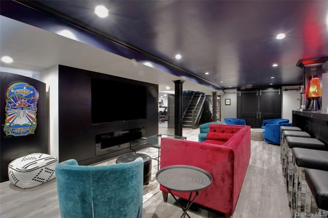 380 Stewart Avenue, Garden City, NY 11530