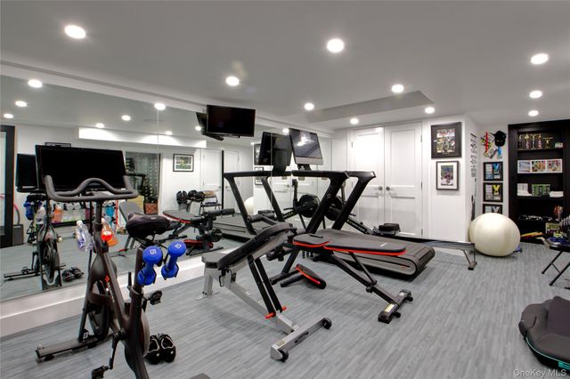 380 Stewart Avenue, Garden City, NY 11530