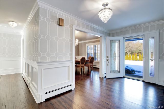 380 Stewart Avenue, Garden City, NY 11530