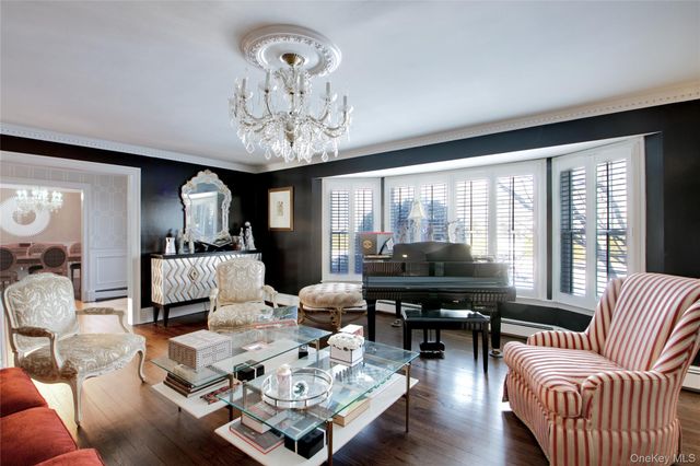 380 Stewart Avenue, Garden City, NY 11530