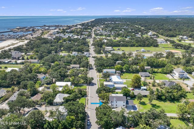 457 E Second Street, Pass Christian, MS 39571