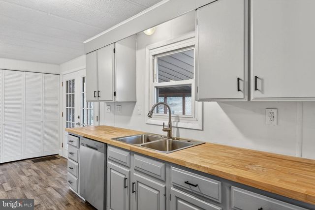 4918 PLEASANT VALLEY RD, York, PA 17406