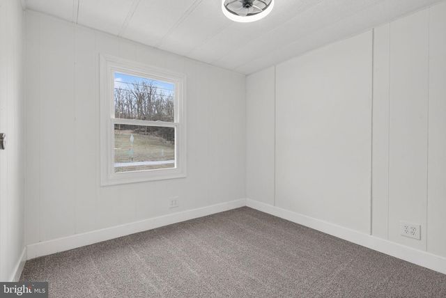 4918 PLEASANT VALLEY RD, York, PA 17406