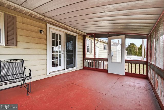 4918 PLEASANT VALLEY RD, York, PA 17406