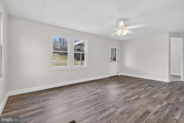 4918 PLEASANT VALLEY RD, York, PA 17406