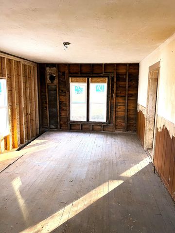 402 South Mansfield Road, Ava, MO 65608
