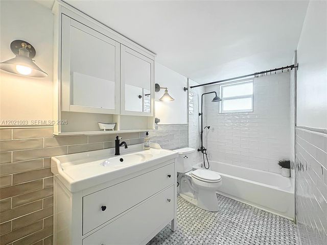 7133 Bay Dr 705, Miami Beach, FL 33141